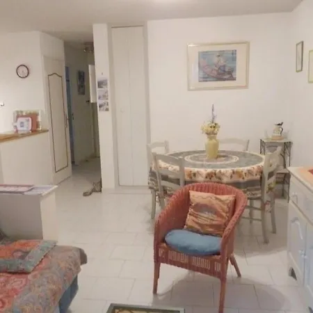 Mimosa Apartman *